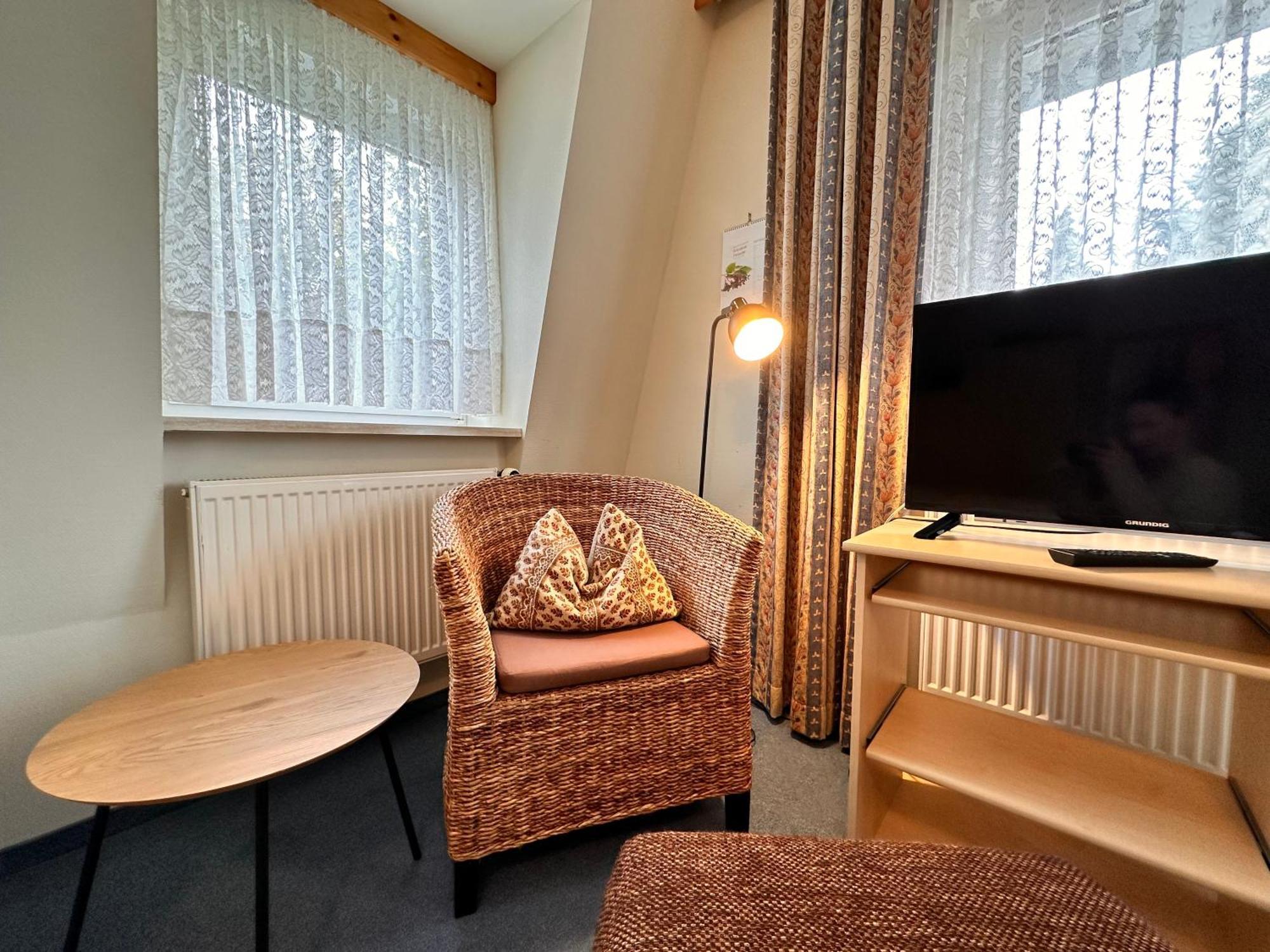Pension Zum Loewen, Parkplatz, Fruehstueck, Wlan, Zentral Бад-Штебен Экстерьер фото