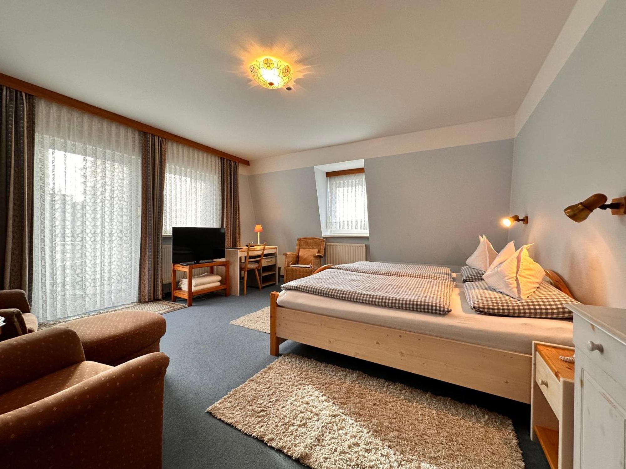 Pension Zum Loewen, Parkplatz, Fruehstueck, Wlan, Zentral Бад-Штебен Экстерьер фото