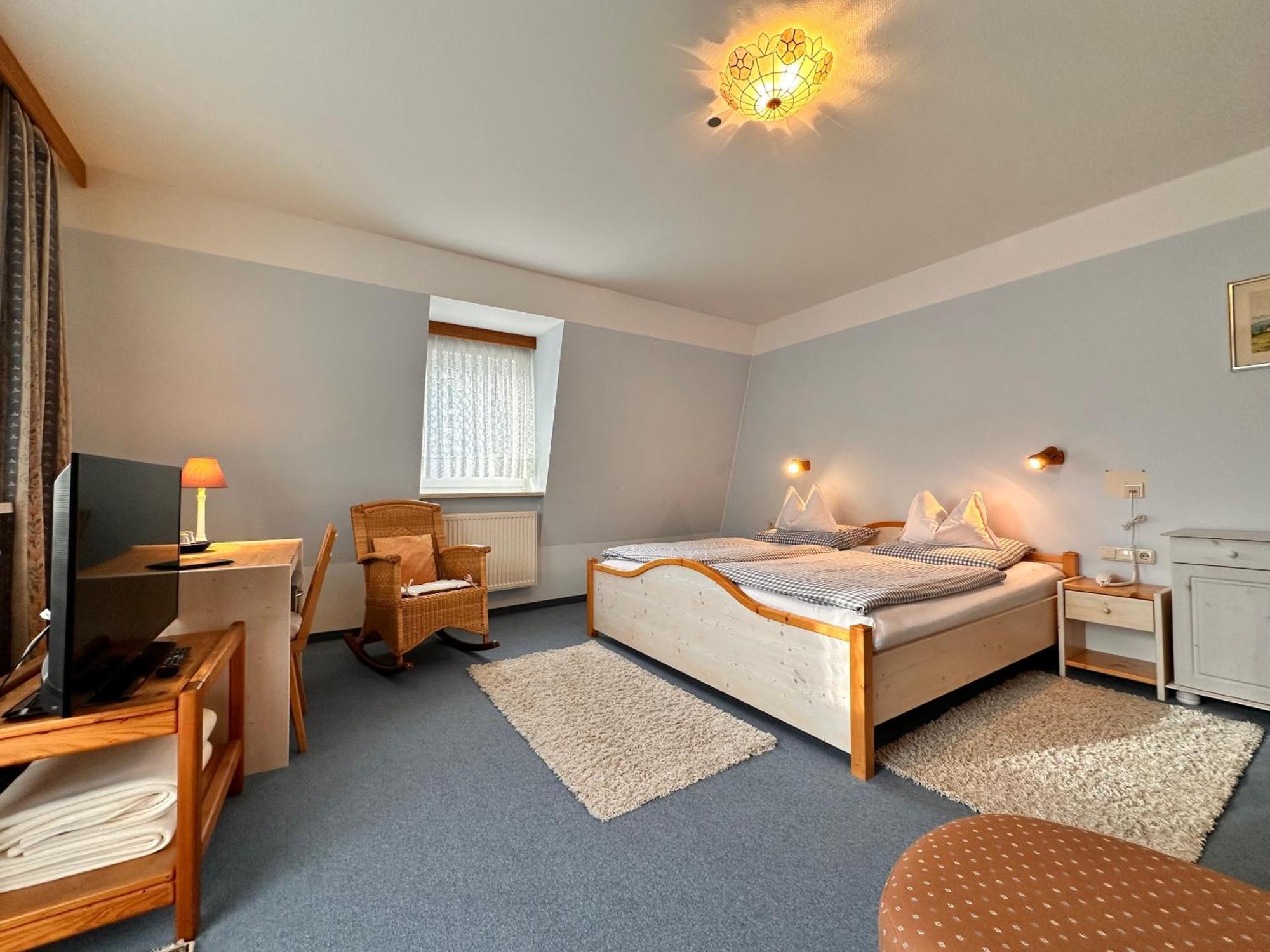 Pension Zum Loewen, Parkplatz, Fruehstueck, Wlan, Zentral Бад-Штебен Экстерьер фото