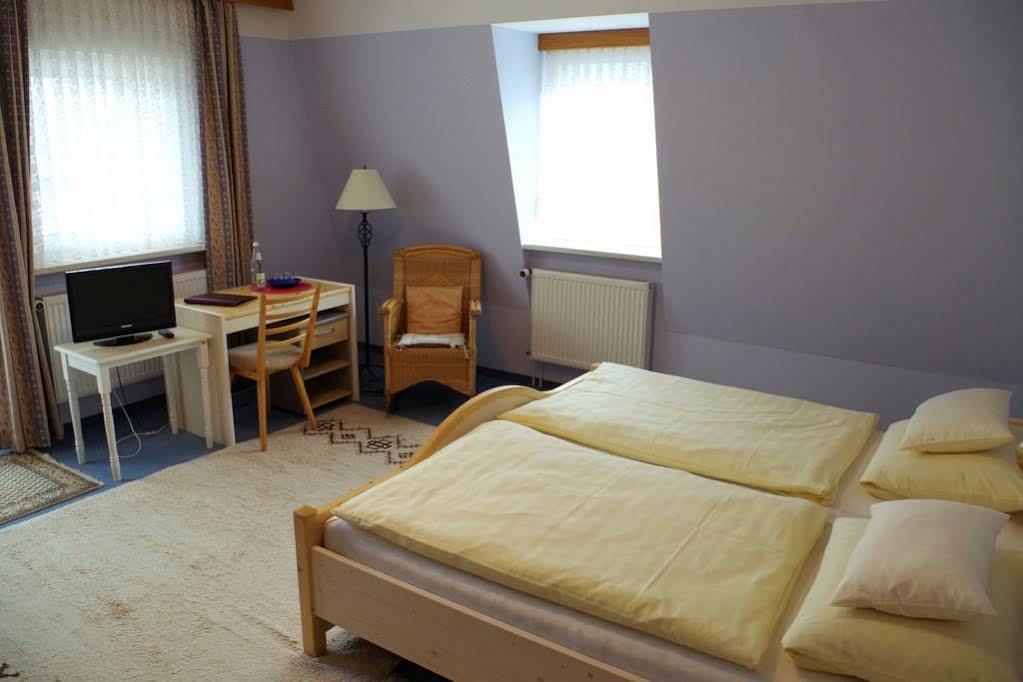 Pension Zum Loewen, Parkplatz, Fruehstueck, Wlan, Zentral Бад-Штебен Экстерьер фото
